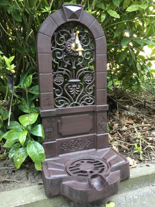 Garden fountain, aluminum, brown